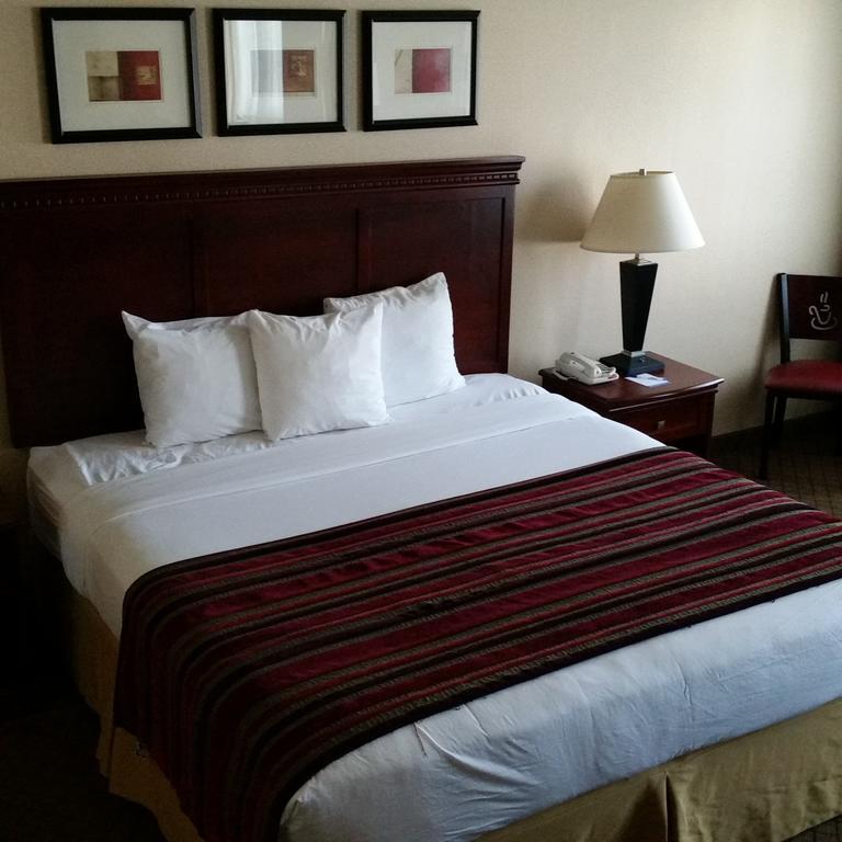 Holiday Inn Express - Anaheim West Room photo