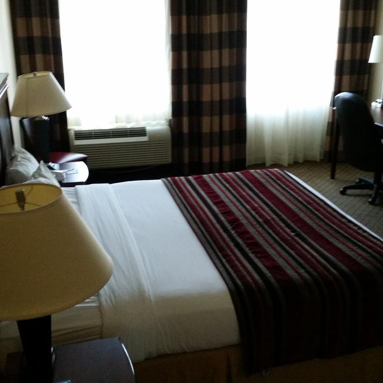 Holiday Inn Express - Anaheim West Room photo